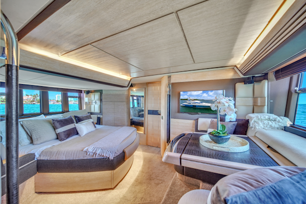 Azimut-64 FLY 2012 -Pompano Beach-Florida-United States-5862217