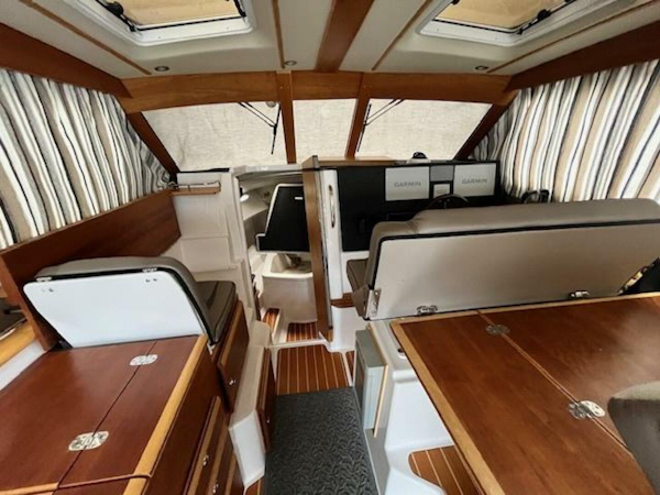 Cutwater-32 CB 2021-Yachtpuppy Annapolis-Maryland-United States-5862425