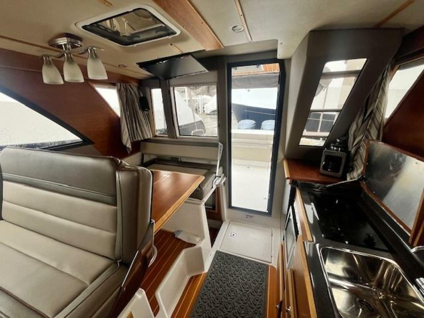 Cutwater-32 CB 2021-Yachtpuppy Annapolis-Maryland-United States-5862422 | Thumbnail