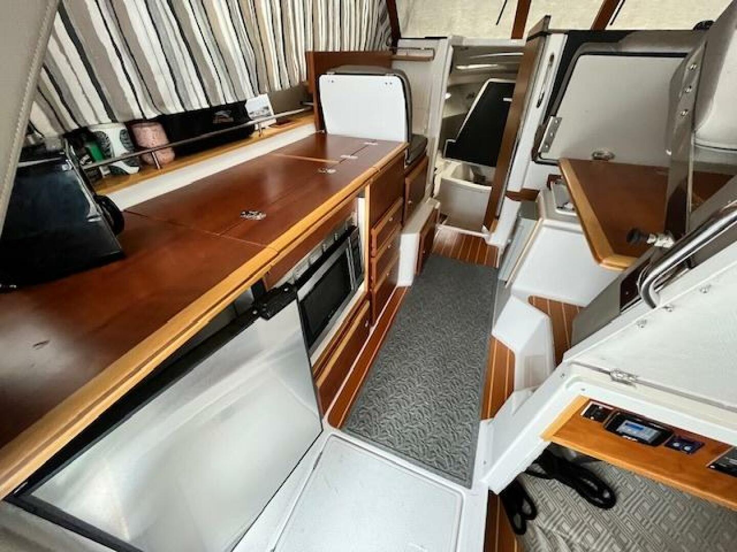 Cutwater-32 CB 2021-Yachtpuppy Annapolis-Maryland-United States-5862426 | Thumbnail