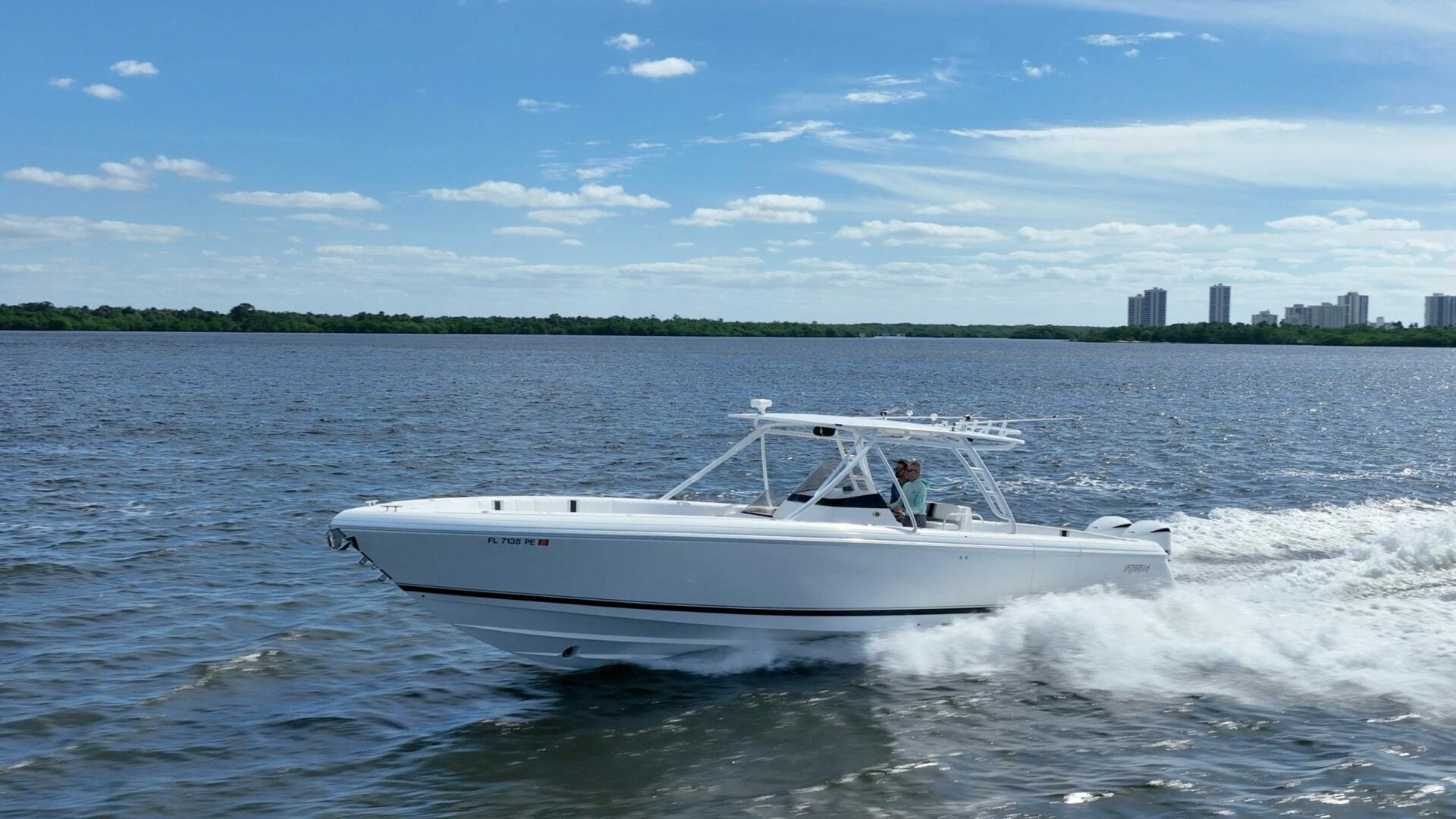 Intrepid-400 Open 2011 -Palm Beach-Florida-United States-5863170 | Thumbnail