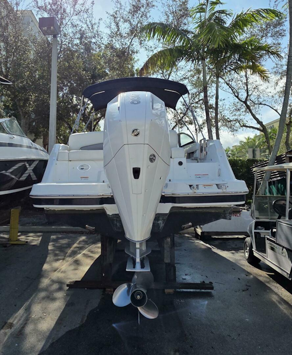 Four Winns-HD3 2021 -Fort Lauderdale-Florida-United States-5865685