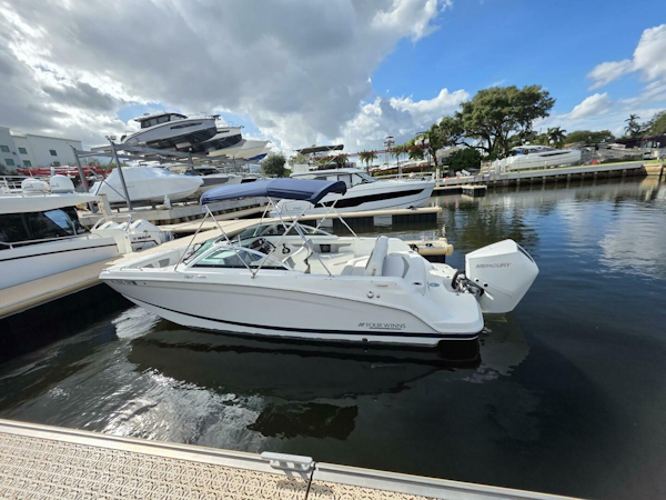 Four Winns-HD3 2021 -Fort Lauderdale-Florida-United States-5865686