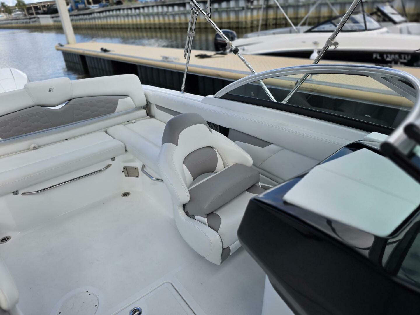 Four Winns-HD3 2021 -Fort Lauderdale-Florida-United States-5865683 | Thumbnail
