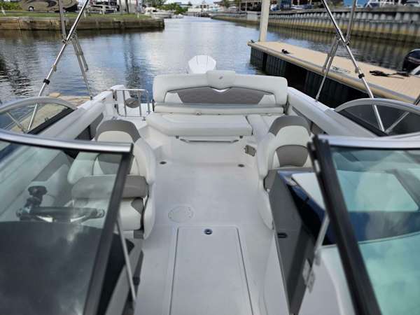 Four Winns-HD3 2021 -Fort Lauderdale-Florida-United States-5865682
