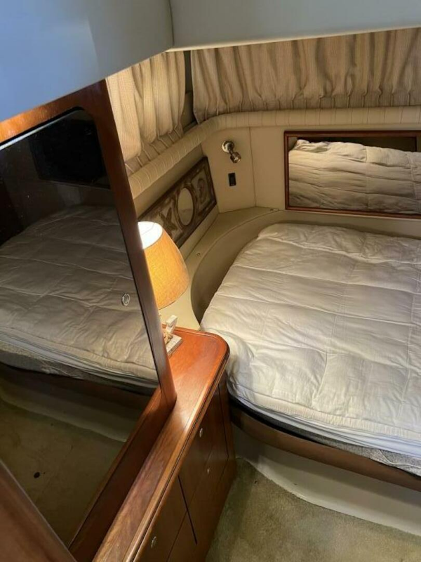 Cruisers Yachts 2004 -Sarasota-Florida-United States-5869590