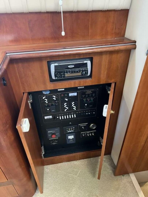 Cruisers Yachts 2004 -Sarasota-Florida-United States-5869593