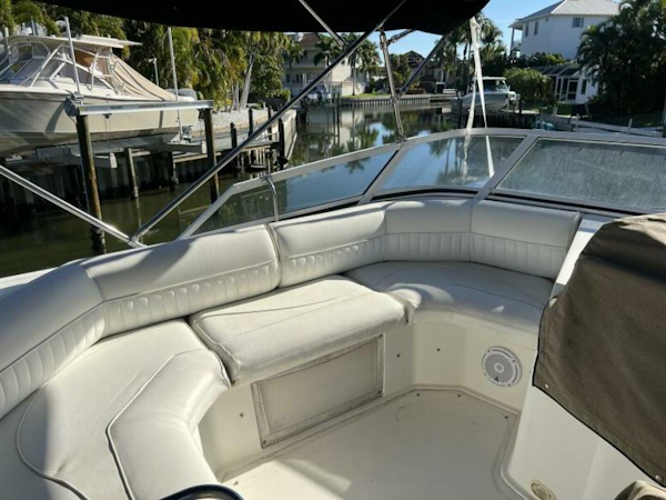 Cruisers Yachts 2004 -Sarasota-Florida-United States-5869577