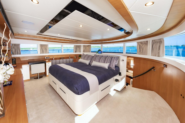 Johnson-93 Flybridge 2017-FITFO Fort Lauderdale-Florida-United States-93Johnson2017_445-5873092
