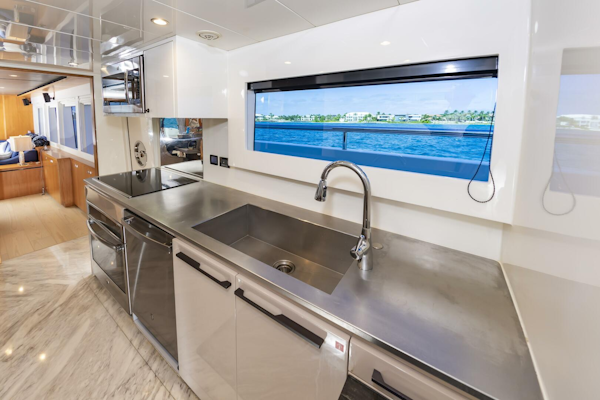 Johnson-93 Flybridge 2017-FITFO Fort Lauderdale-Florida-United States-93Johnson2017_436-5873083
