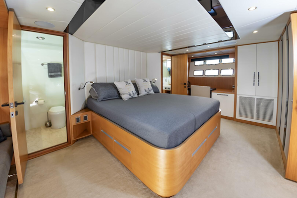 Johnson-93 Flybridge 2017-FITFO Fort Lauderdale-Florida-United States-93Johnson2017_461-5873108