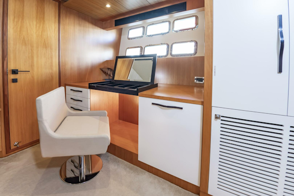 Johnson-93 Flybridge 2017-FITFO Fort Lauderdale-Florida-United States-93Johnson2017_464-5873111