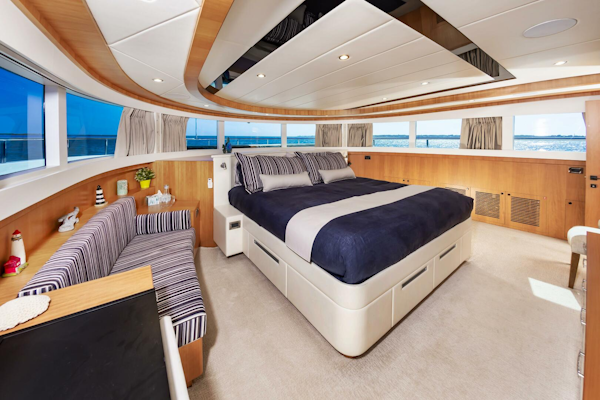 Johnson-93 Flybridge 2017-FITFO Fort Lauderdale-Florida-United States-93Johnson2017_446-5873093
