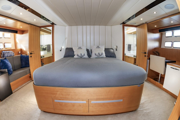 Johnson-93 Flybridge 2017-FITFO Fort Lauderdale-Florida-United States-93Johnson2017_460-5873107