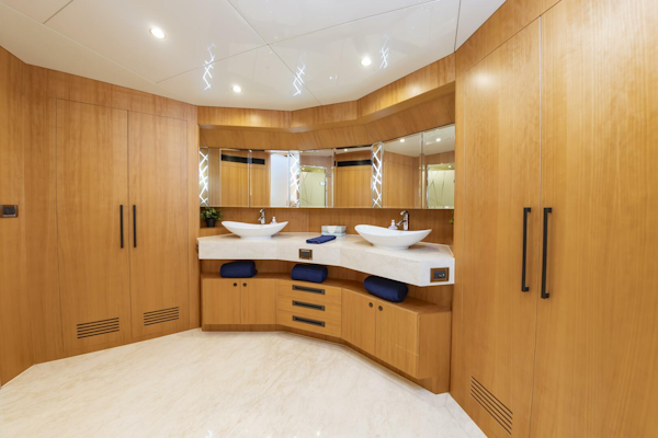 Johnson-93 Flybridge 2017-FITFO Fort Lauderdale-Florida-United States-93Johnson2017_452-5873099