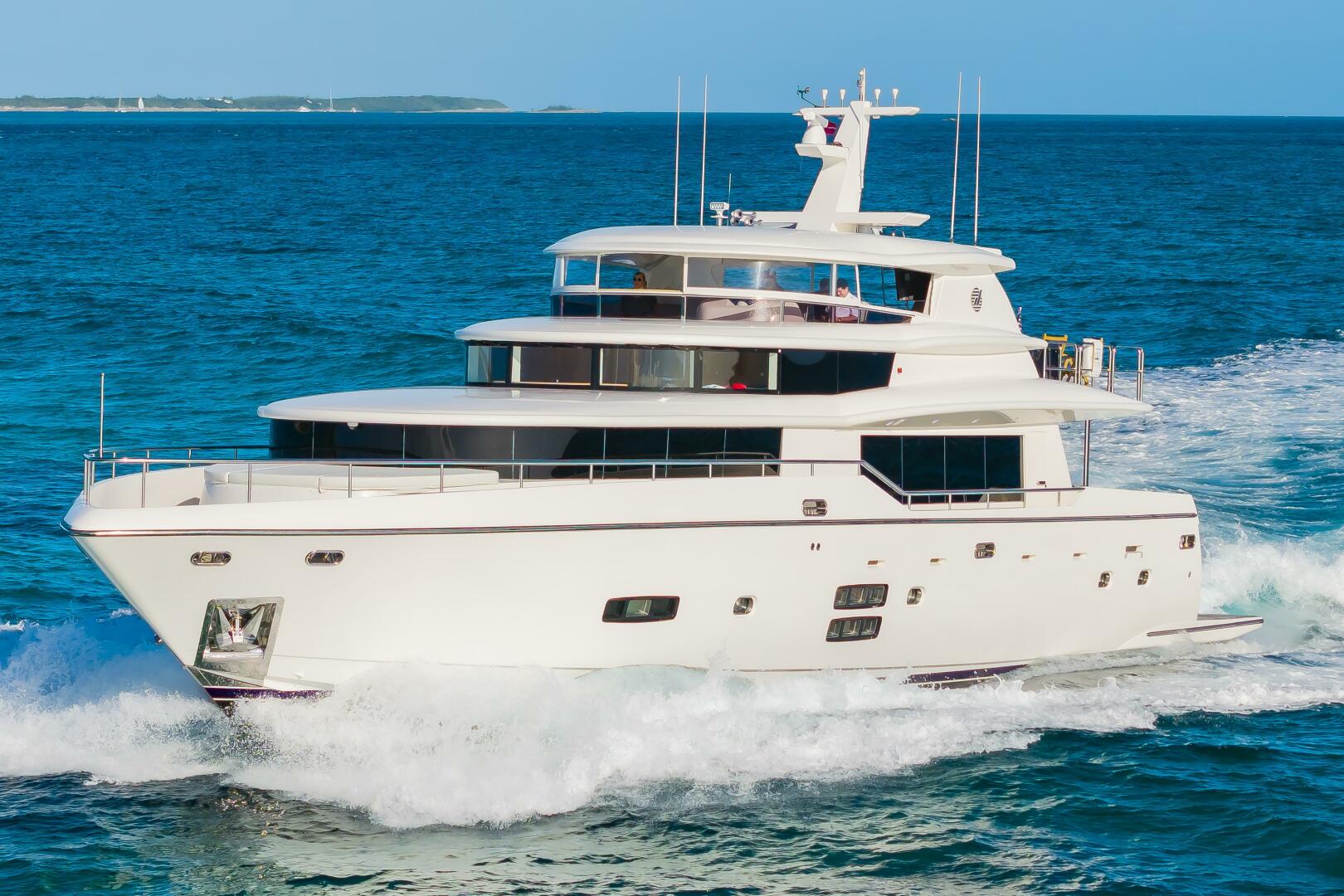 Johnson-93 Flybridge 2017-FITFO Fort Lauderdale-Florida-United States-93Johnson2017_408-5873055 | Thumbnail