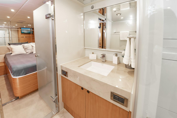 Johnson-93 Flybridge 2017-FITFO Fort Lauderdale-Florida-United States-93Johnson2017_481-5873128