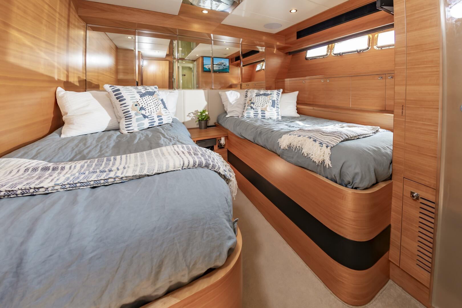 Johnson-93 Flybridge 2017-FITFO Fort Lauderdale-Florida-United States-93Johnson2017_483-5873130 | Thumbnail