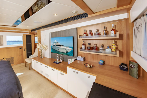 Johnson-93 Flybridge 2017-FITFO Fort Lauderdale-Florida-United States-93Johnson2017_448-5873095