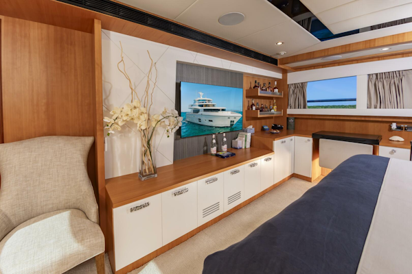 Johnson-93 Flybridge 2017-FITFO Fort Lauderdale-Florida-United States-93Johnson2017_450-5873097