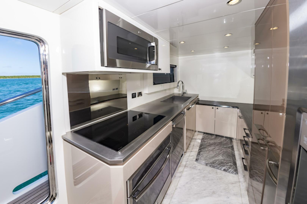 Johnson-93 Flybridge 2017-FITFO Fort Lauderdale-Florida-United States-93Johnson2017_435-5873082