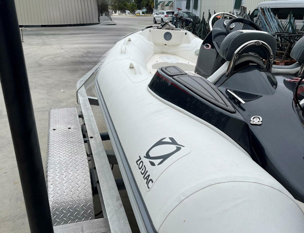 Zodiac-Yachtline 360 2024 -Stuart-Florida-United States-5900215