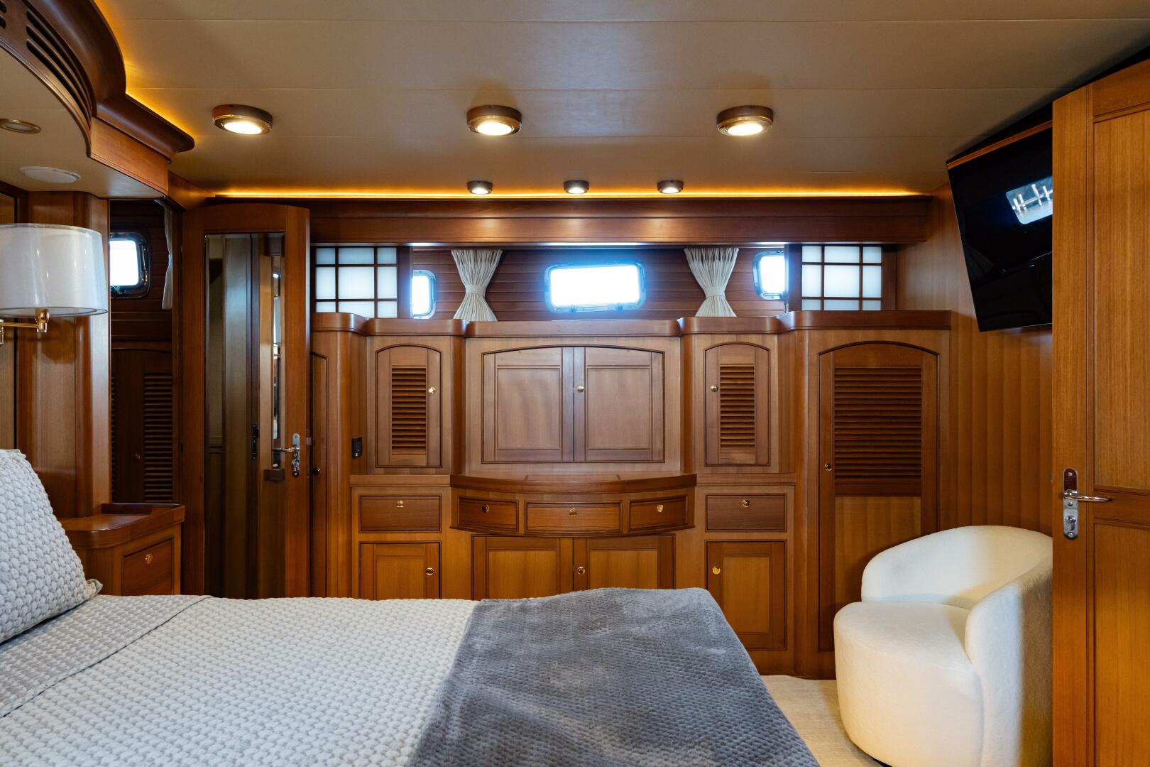 Marlow-72 E-CB 2007-GRIFFIN Annapolis-Maryland-United States-Marlow 72 GRIFFIN  Master Stateroom-5879178 | Thumbnail