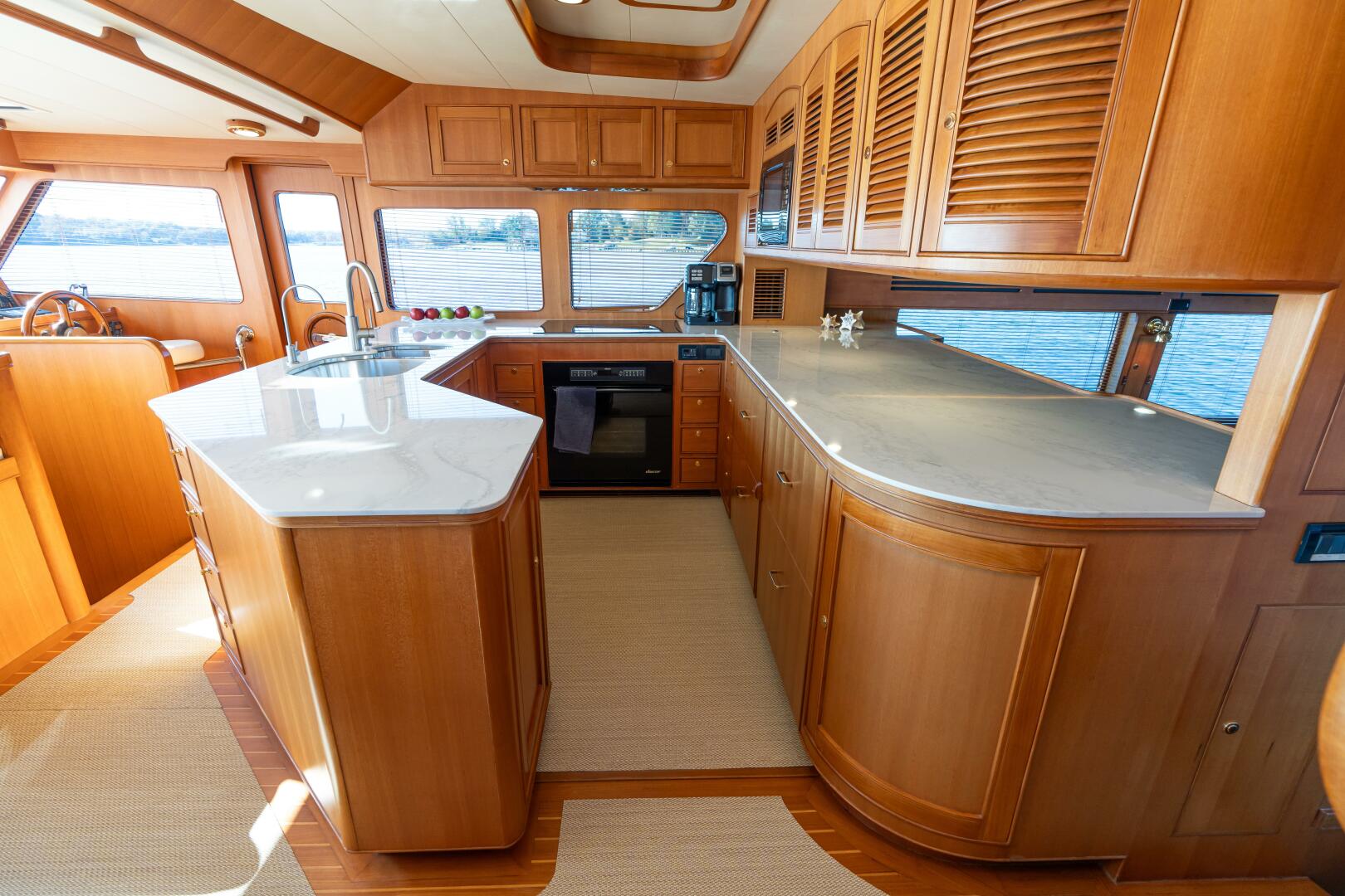 Marlow-72 E-CB 2007-GRIFFIN Annapolis-Maryland-United States-Marlow 72 GRIFFIN  Dining-5879115 | Thumbnail