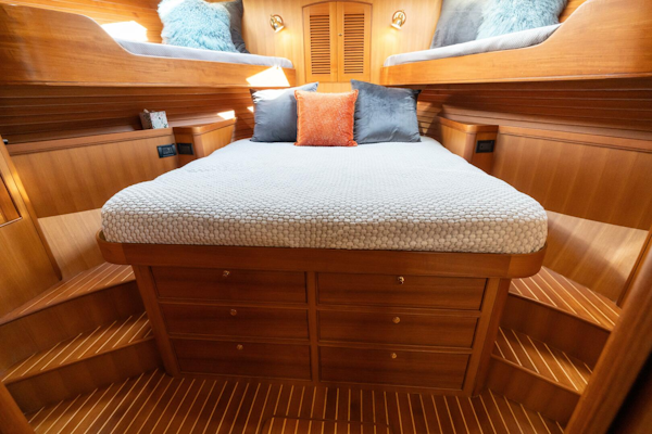 Marlow-72 E-CB 2007-GRIFFIN Annapolis-Maryland-United States-Marlow 72 GRIFFIN  VIP Guest Stateroom-5879153