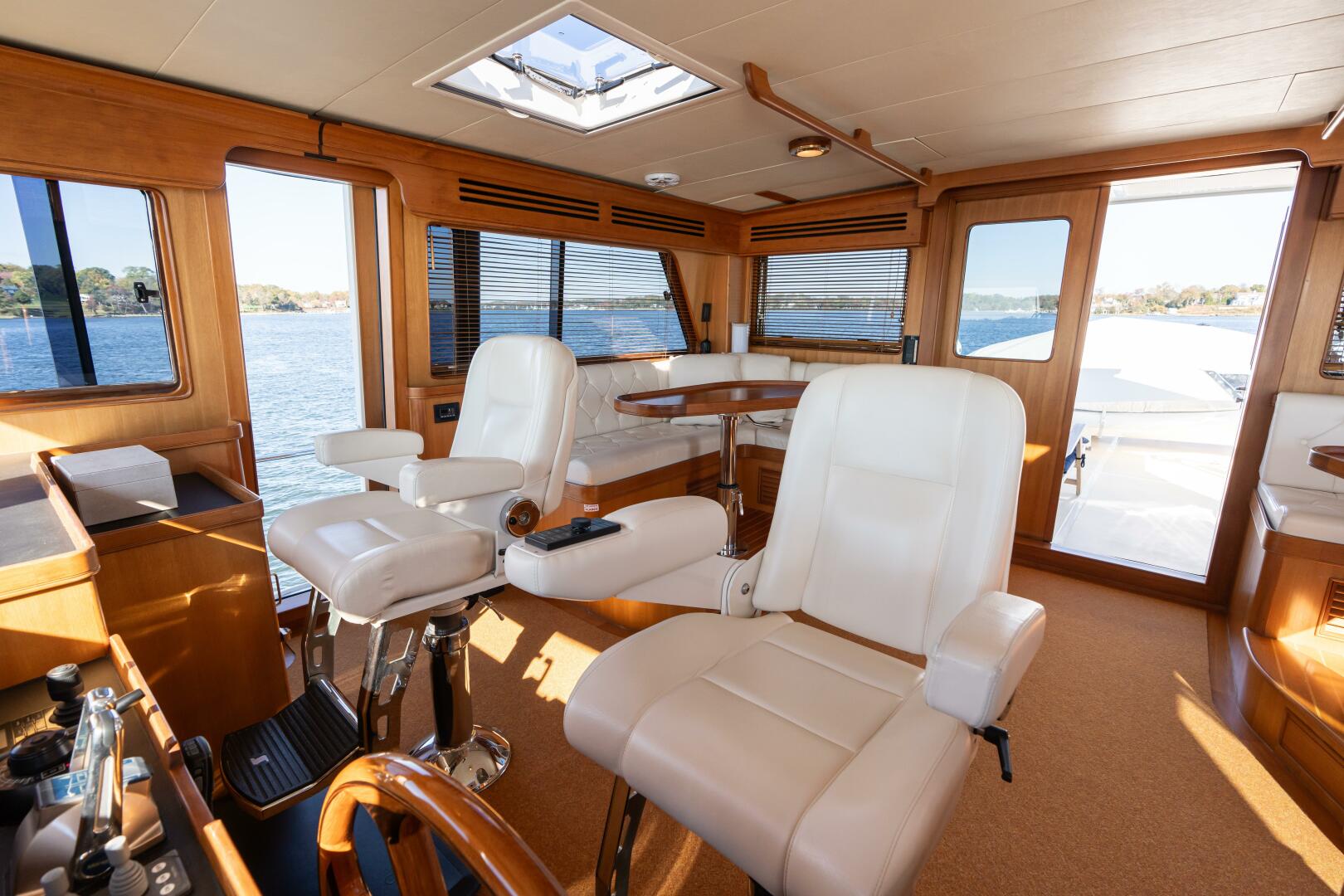 Marlow-72 E-CB 2007-GRIFFIN Annapolis-Maryland-United States-Marlow 72 GRIFFIN  Command Bridge Helm-5879088 | Thumbnail