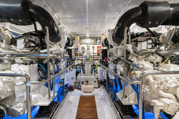 Marlow-72 E-CB 2007-GRIFFIN Annapolis-Maryland-United States-Marlow 72 GRIFFIN  Engine Room -5879201