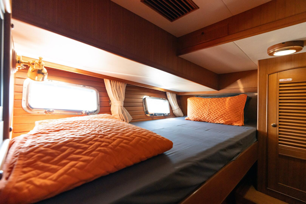 Marlow-72 E-CB 2007-GRIFFIN Annapolis-Maryland-United States-Marlow 72 GRIFFIN  Guest Stateroom Starboard-5879144