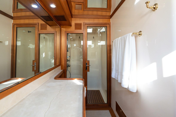 Marlow-72 E-CB 2007-GRIFFIN Annapolis-Maryland-United States-Marlow 72 GRIFFIN  Master Stateroom Ensuite Head-5879183