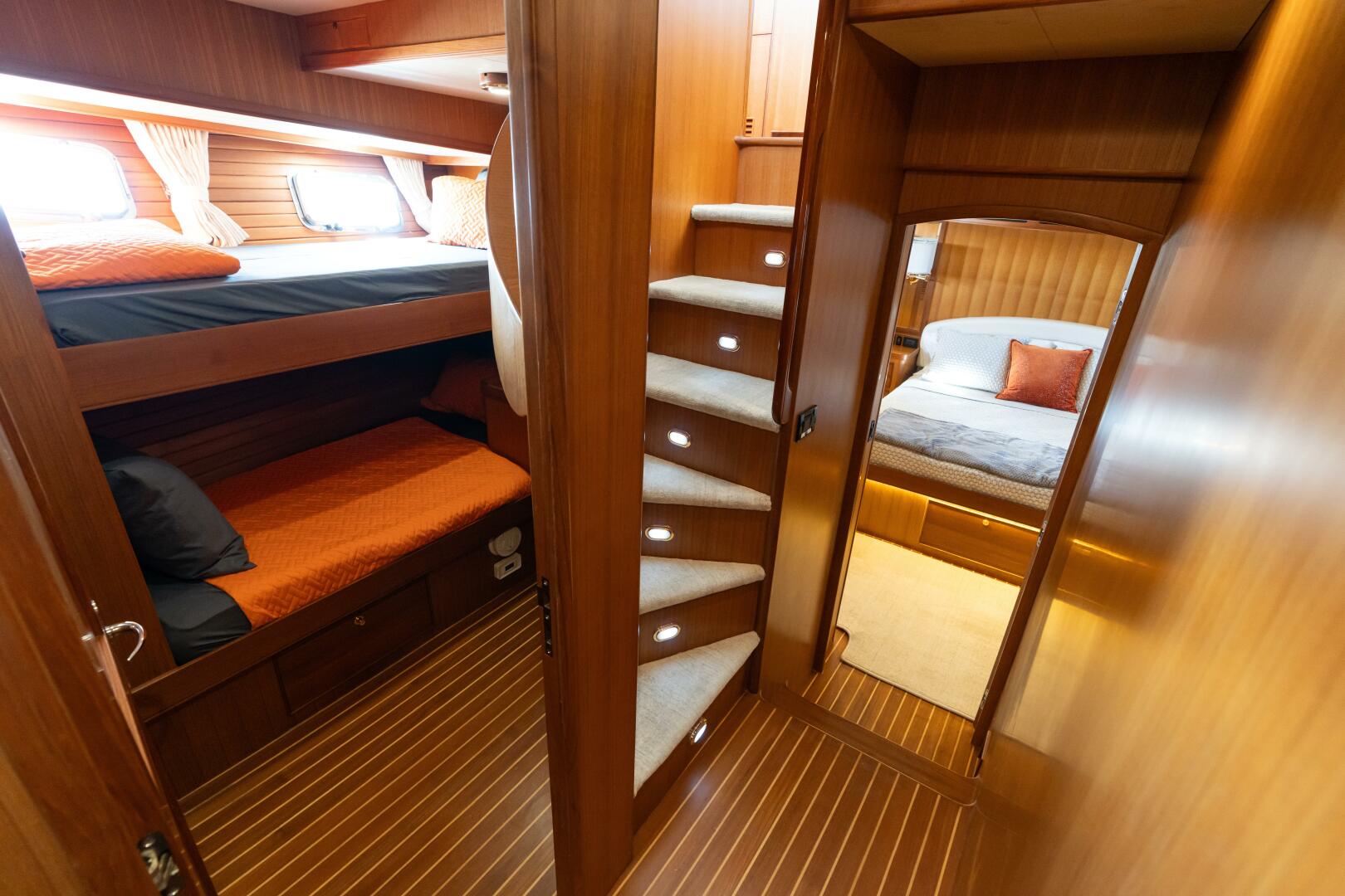 Marlow-72 E-CB 2007-GRIFFIN Annapolis-Maryland-United States-Marlow 72 GRIFFIN  Guest Stateroom Starboard-5879141 | Thumbnail