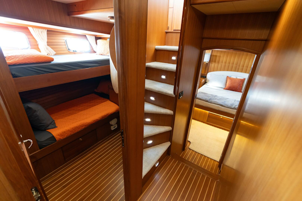 Marlow-72 E-CB 2007-GRIFFIN Annapolis-Maryland-United States-Marlow 72 GRIFFIN  Guest Stateroom Starboard-5879141
