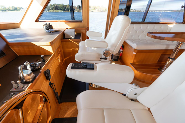 Marlow-72 E-CB 2007-GRIFFIN Annapolis-Maryland-United States-Marlow 72 GRIFFIN  Command Bridge Helm-5879091