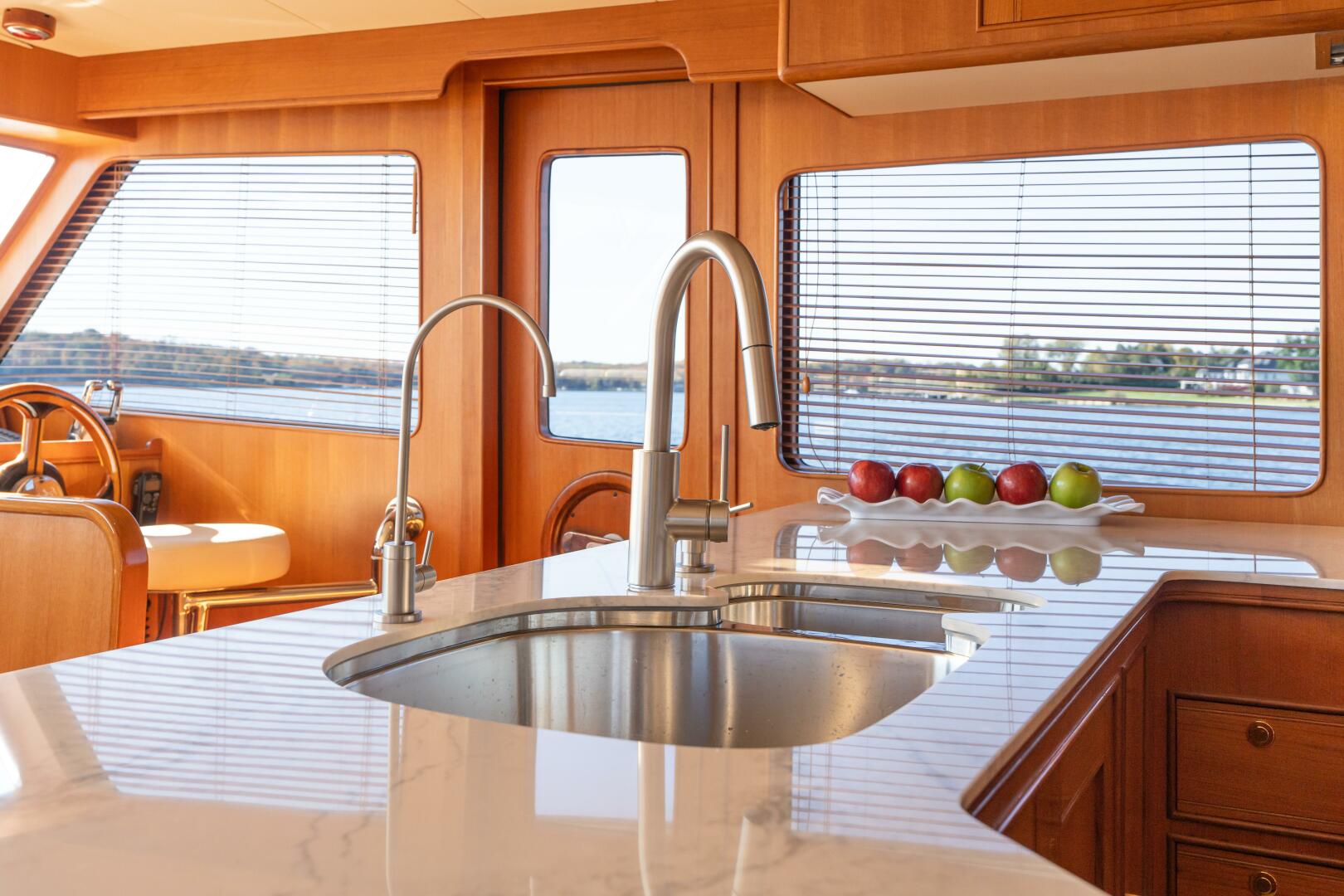 Marlow-72 E-CB 2007-GRIFFIN Annapolis-Maryland-United States-Marlow 72 GRIFFIN  Galley-5879128 | Thumbnail