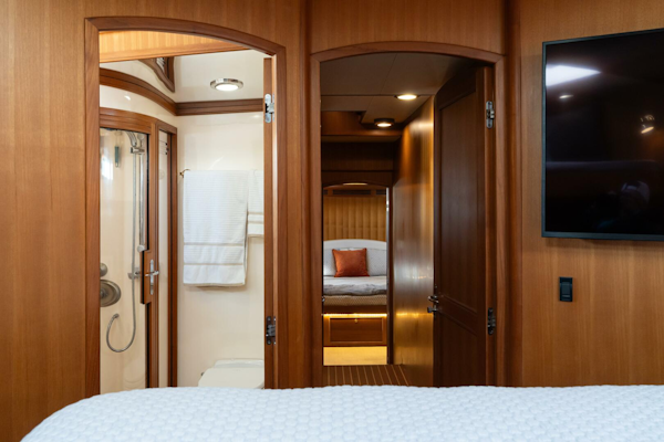 Marlow-72 E-CB 2007-GRIFFIN Annapolis-Maryland-United States-Marlow 72 GRIFFIN  VIP Guest Stateroom-5879160