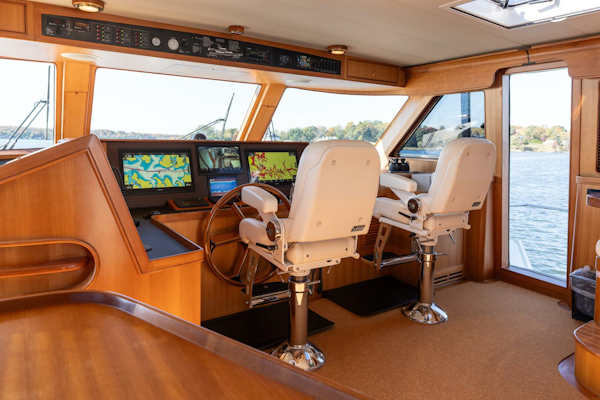 Marlow-72 E-CB 2007-GRIFFIN Annapolis-Maryland-United States-Marlow 72 GRIFFIN  Command Bridge Helm-5879087