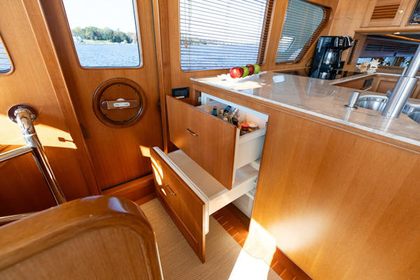 Marlow-72 E-CB 2007-GRIFFIN Annapolis-Maryland-United States-Marlow 72 GRIFFIN  Galley Storage-5879133