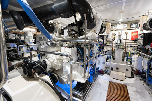 Marlow-72 E-CB 2007-GRIFFIN Annapolis-Maryland-United States-Marlow 72 GRIFFIN  Engine Room-5879203