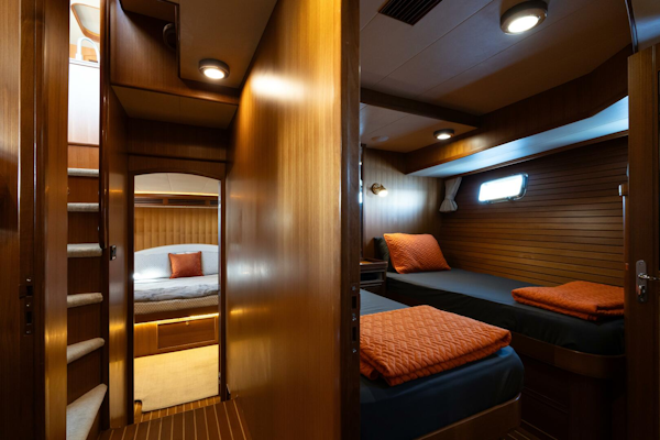 Marlow-72 E-CB 2007-GRIFFIN Annapolis-Maryland-United States-Marlow 72 GRIFFIN  Guest Stateroom Port-5879146