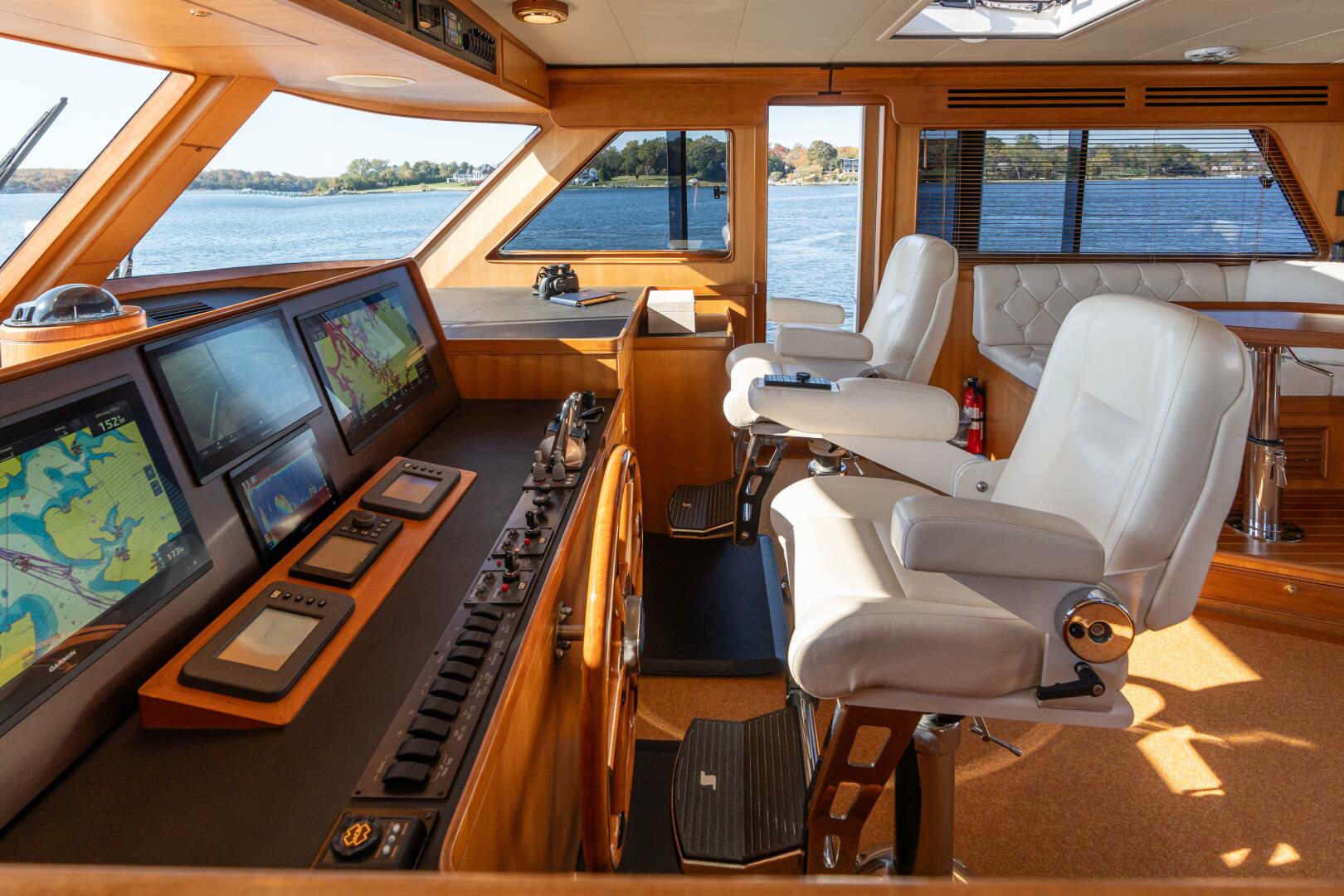 Marlow-72 E-CB 2007-GRIFFIN Annapolis-Maryland-United States-Marlow 72 GRIFFIN  Command Bridge Helm-5879090 | Thumbnail