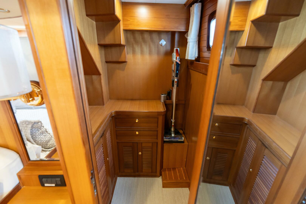 Marlow-72 E-CB 2007-GRIFFIN Annapolis-Maryland-United States-Marlow 72 GRIFFIN  Master Stateroom Walk in Closet -5879167