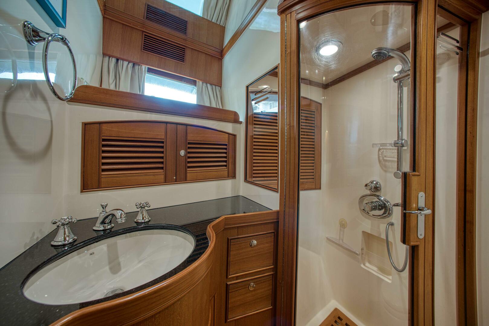 Marlow-Explorer 2009-GOOD ANSWER Key Largo-Florida-United States-Guest Head and Shower-5882529 | Thumbnail
