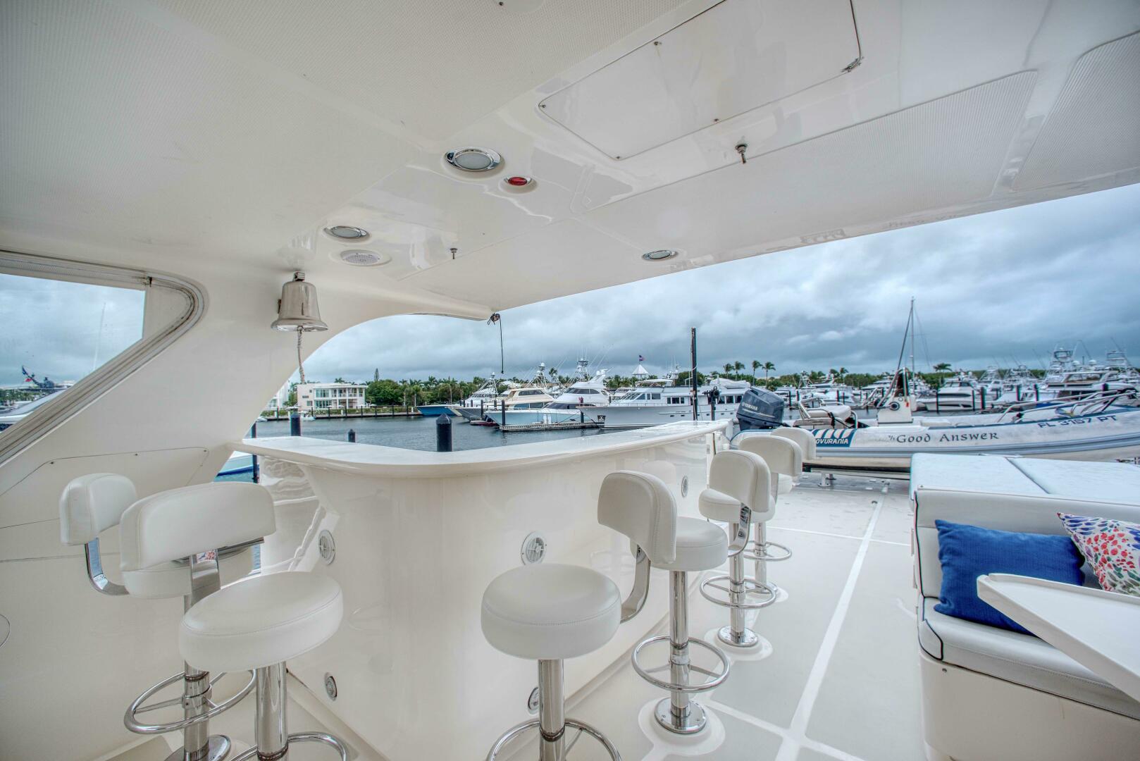 Marlow-Explorer 2009-GOOD ANSWER Key Largo-Florida-United States-Outdoor Bar Aft Deck-5882505 | Thumbnail