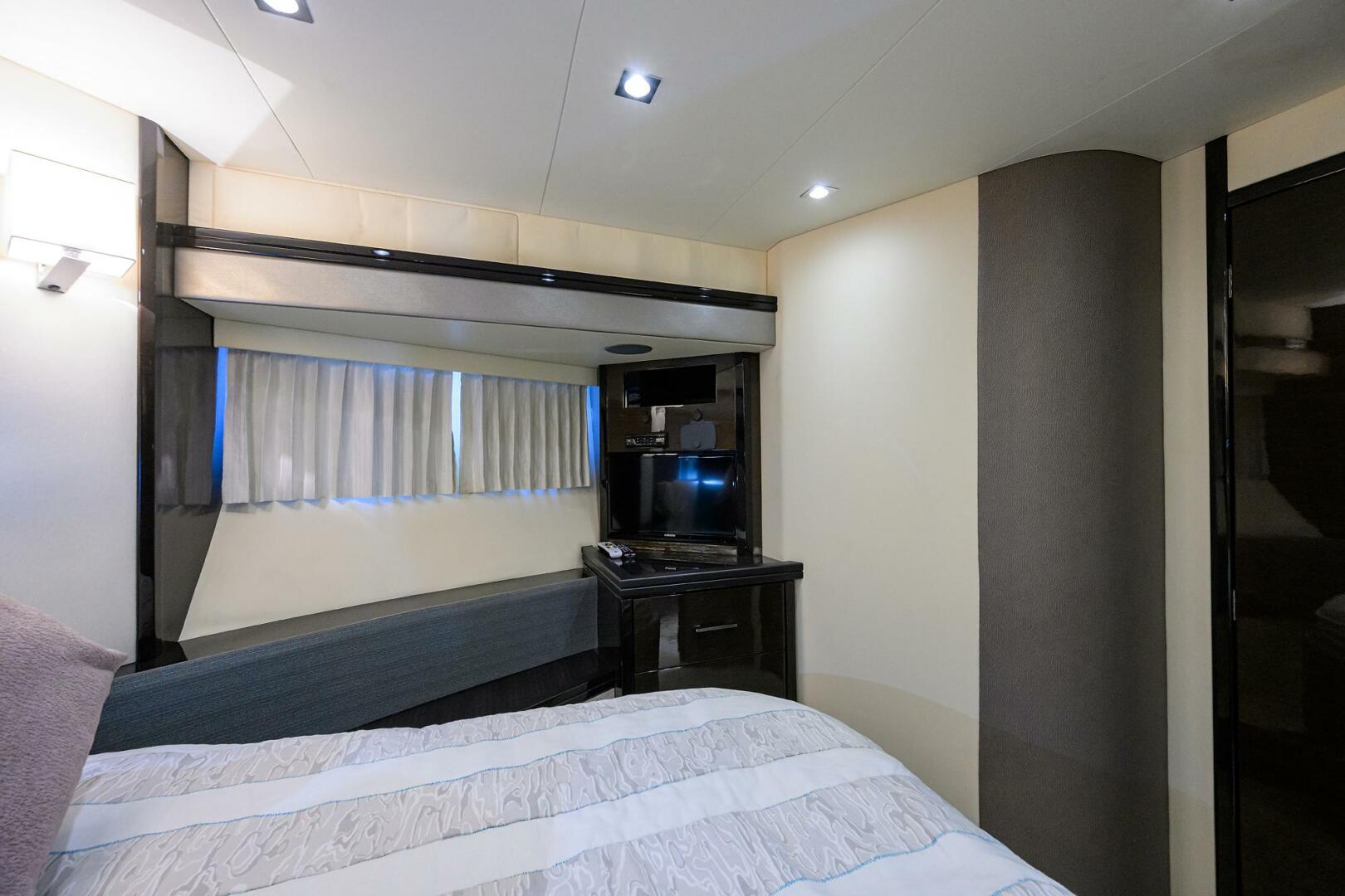 Marquis-660 Sport Yacht 2016-ANDIAMO Jupiter-Florida-United States-Marquis 66 ANDIAMO  Forward Stateroom-5882676 | Thumbnail