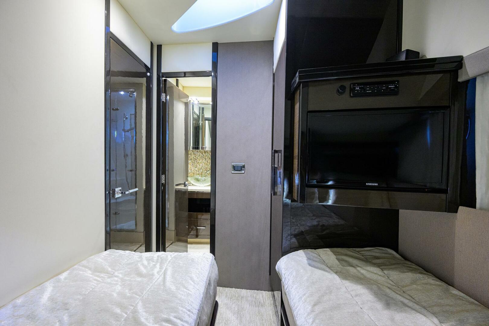 Marquis-660 Sport Yacht 2016-ANDIAMO Jupiter-Florida-United States-Marquis 66 ANDIAMO  Guest Stateroom-5882681 | Thumbnail