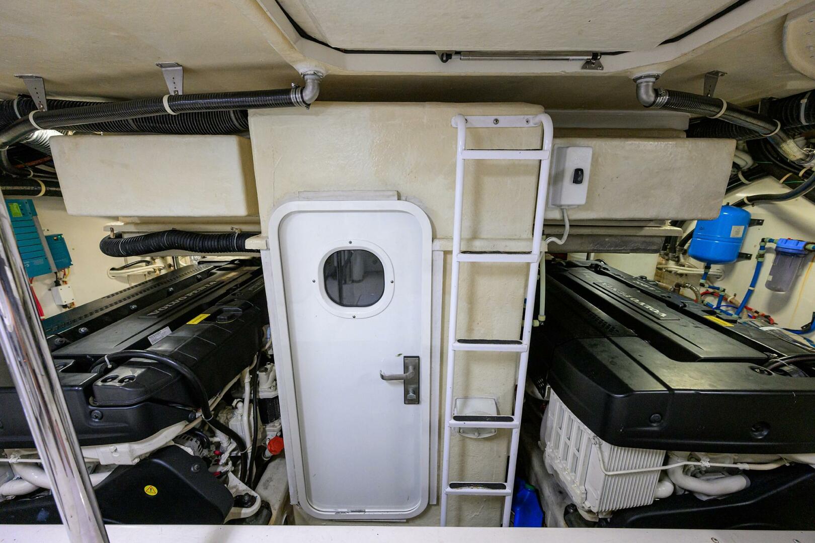Marquis-660 Sport Yacht 2016-ANDIAMO Jupiter-Florida-United States-Marquis 66 ANDIAMO  Engine Room-5882714 | Thumbnail