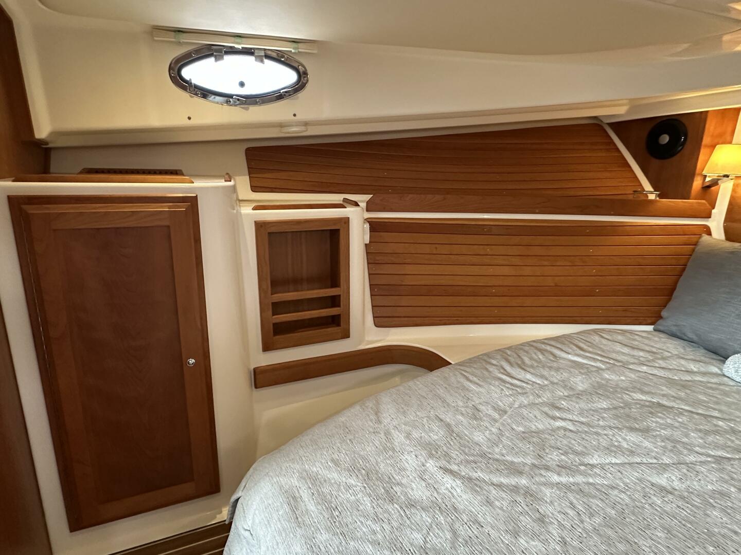Back Cove-34O 2022-SHES A LADY Palm City-Florida-United States-Back Cove 34 SHES A LADY  Interior-5883125 | Thumbnail